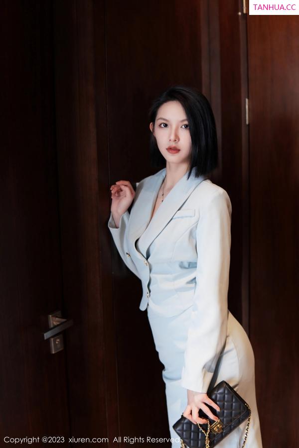   [XiuRen]高清写真图 2023.06.09 No.6885 乔一一 丝袜美腿第11张图片